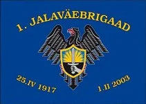 Vlag van Estlands 1e Brigade, die verhuist naar een locatie dichter bij de Russische grens.